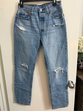 Classic Light Blue Distressed Women’s 501 Levi Jeans